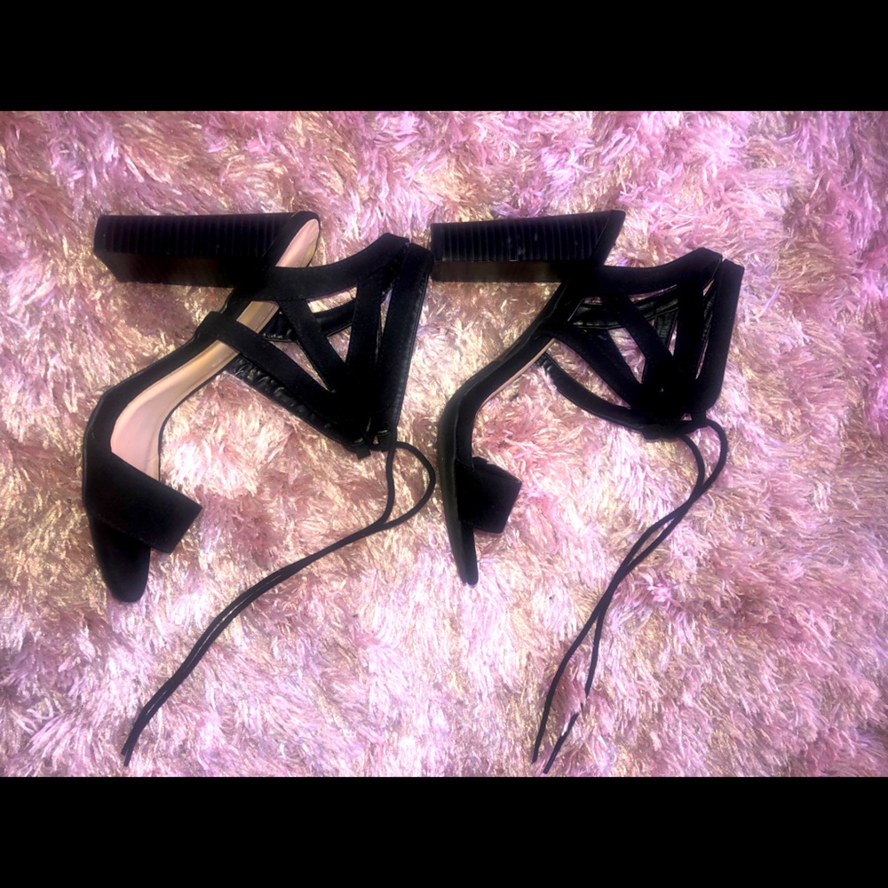 Black heels with laces